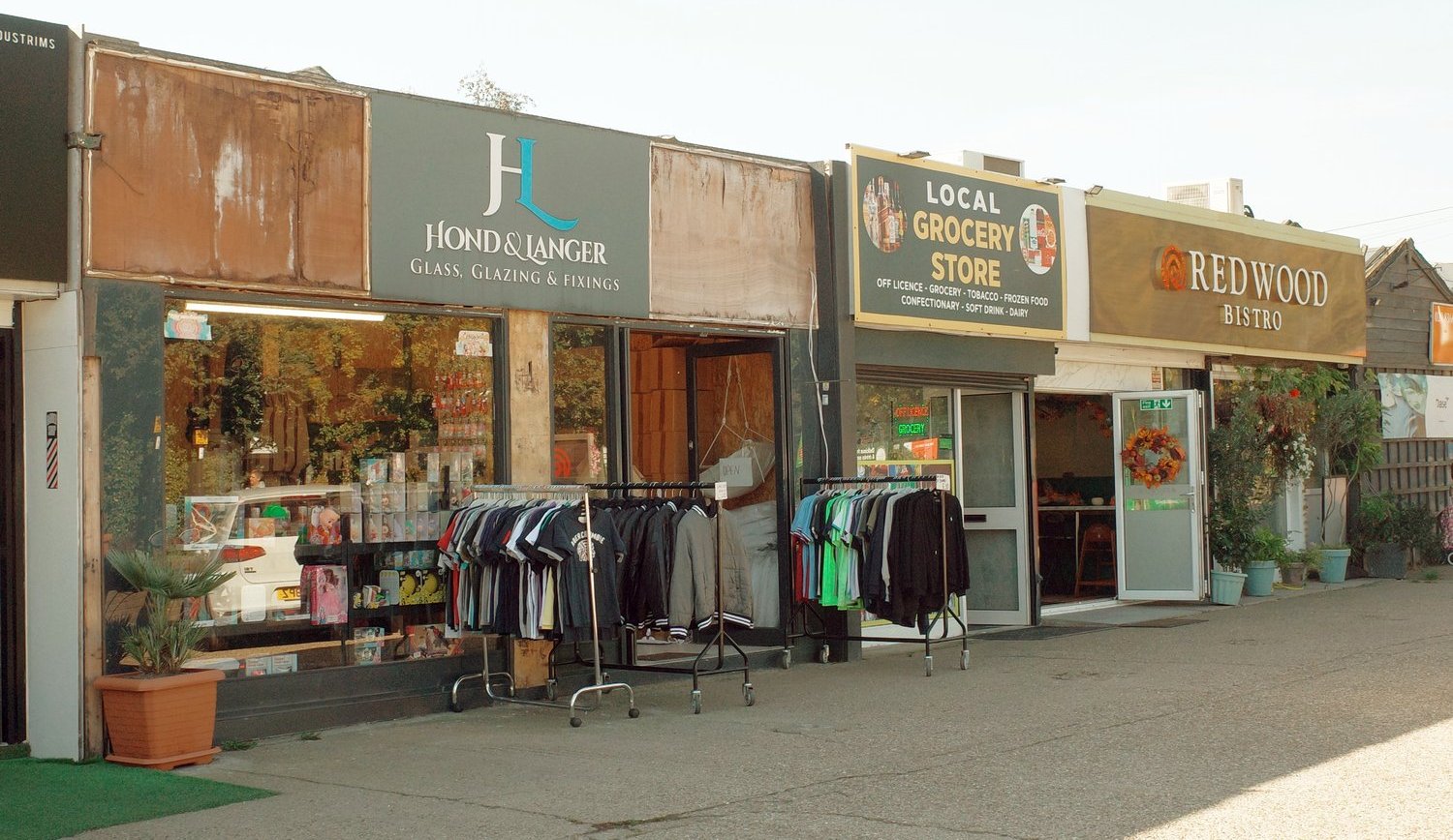 Crews Hill shops